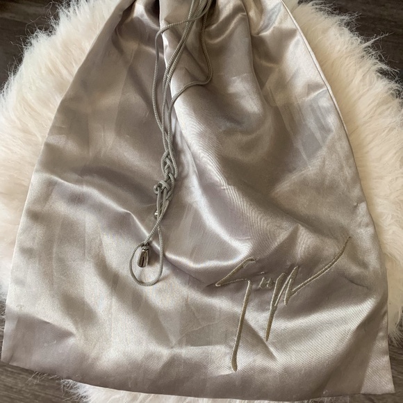 Authentic Giuseppe Zanotti Shoe Duster Bag - Picture 1 of 2